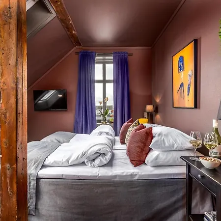 Knutholmen 3* Kalvag