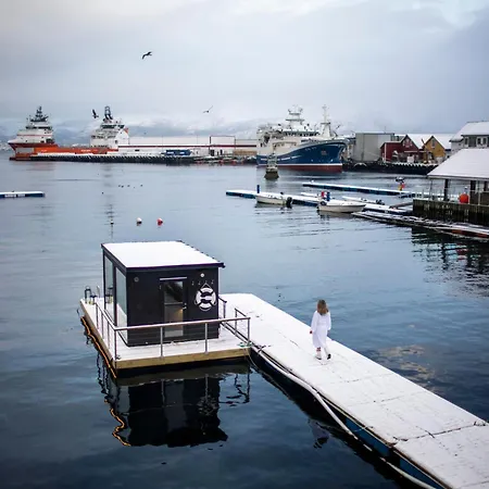 Knutholmen 3* Kalvåg